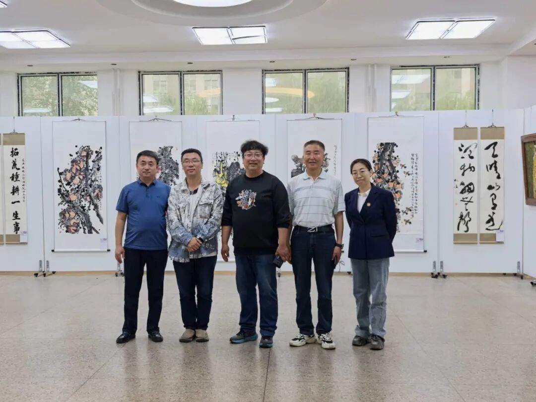 文化薪火，共話初心——知名主持人高源來校參觀交流側記
